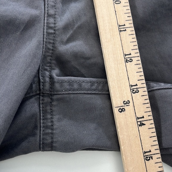 St. John’s Bay shorts grey cargo men’s size 40 - Picture 4 of 8